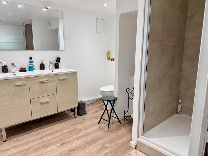 Maison - 210 m² - 7 pièces