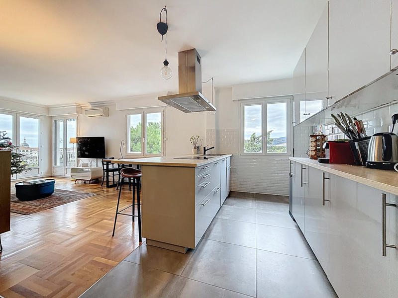 Appartement - 80 m² - 3 pièces