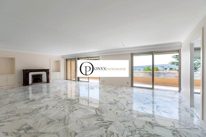 Appartement - 153 m² - 4 pièces