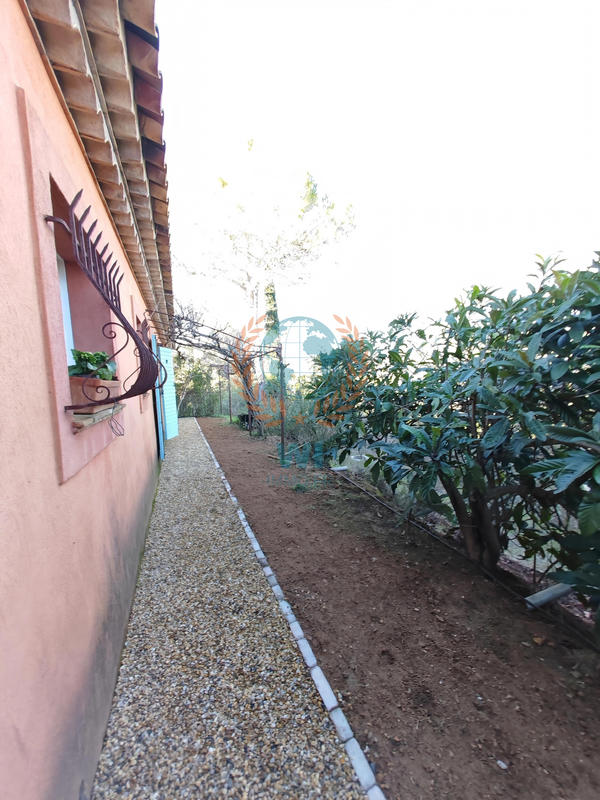 Maison - 280 m² - 7 pièces