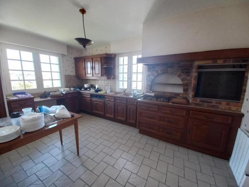 Maison - 241 m² - 10 pièces