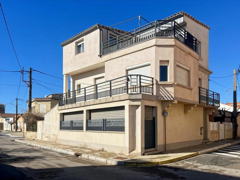 Appartement - 180 m² - 8 pièces