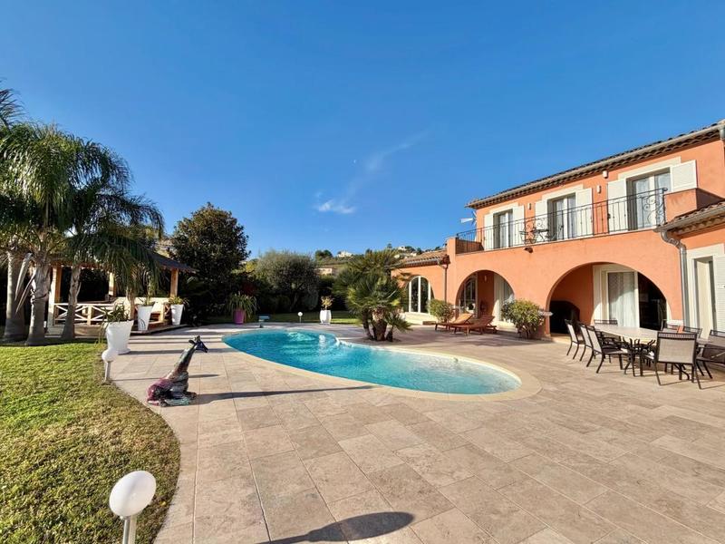 Villa - 160 m² - 5 pièces