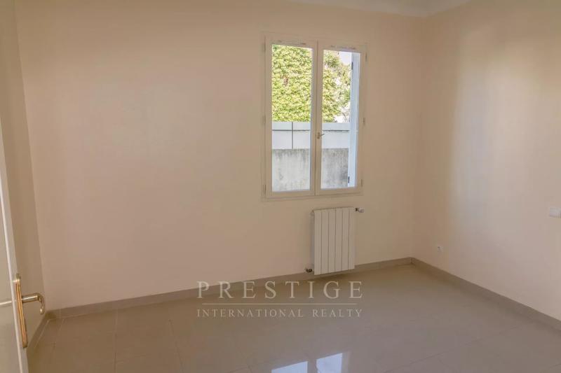 Maison - 215 m² - 9 pièces