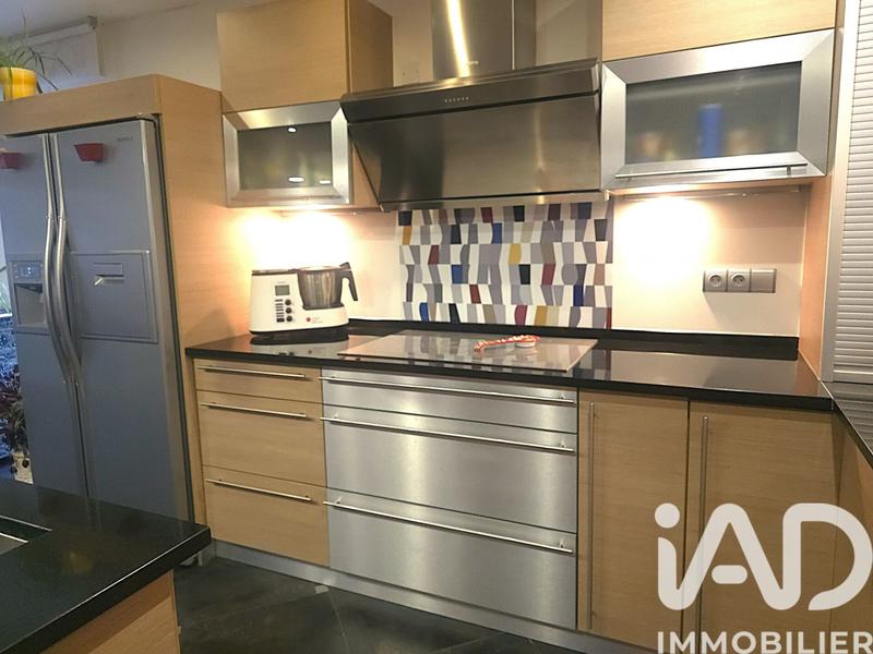 Maison - 210 m² - 7 pièces