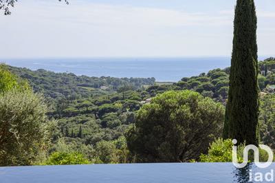 Maison - 350 m² - 9 pièces