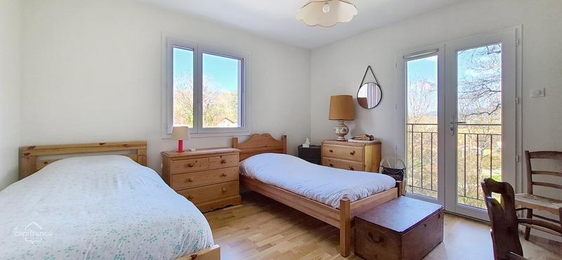 Maison - 182 m² - 7 pièces