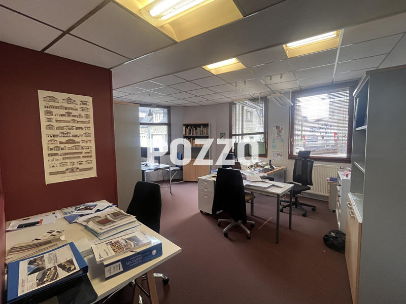 Local commercial - 374 m²