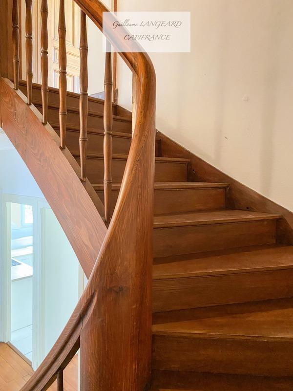 Maison - 207 m² - 9 pièces