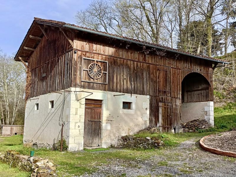 Maison - 575 m² - 16 pièces