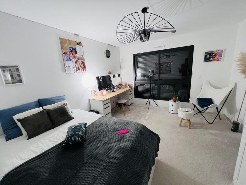 Maison - 201 m² - 8 pièces