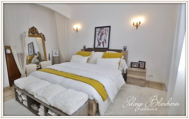 Maison - 250 m² - 9 pièces