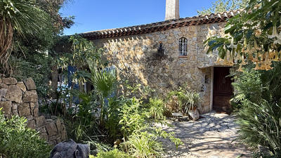 Maison - 290 m² - 9 pièces