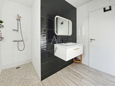 Maison - 92 m² - 5 pièces