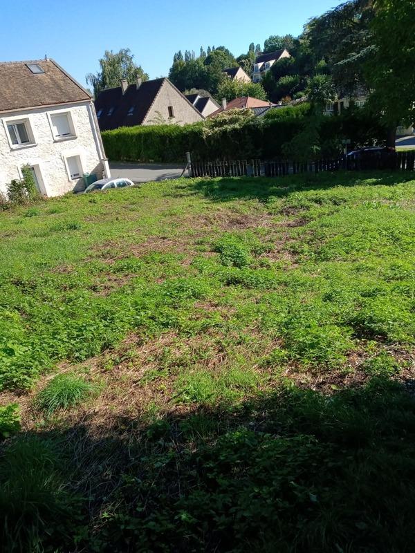 Terrain constructible - 793 m²