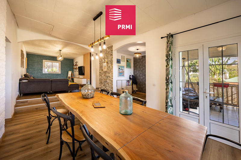 Maison - 213 m² - 8 pièces