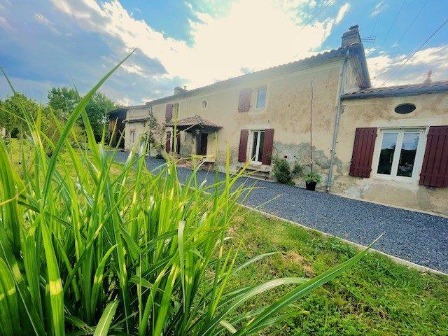 Maison - 180 m² - 8 pièces