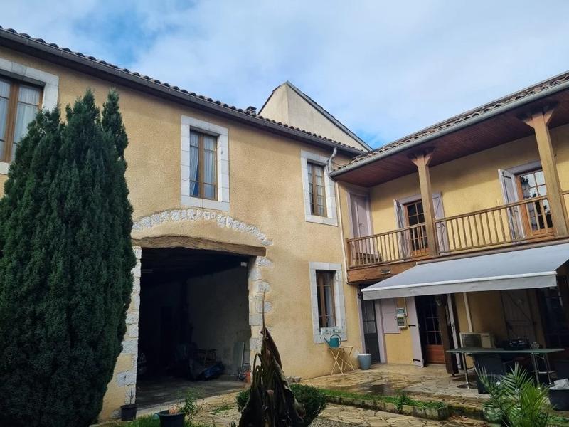 Maison de village - 146 m² - 8 pièces