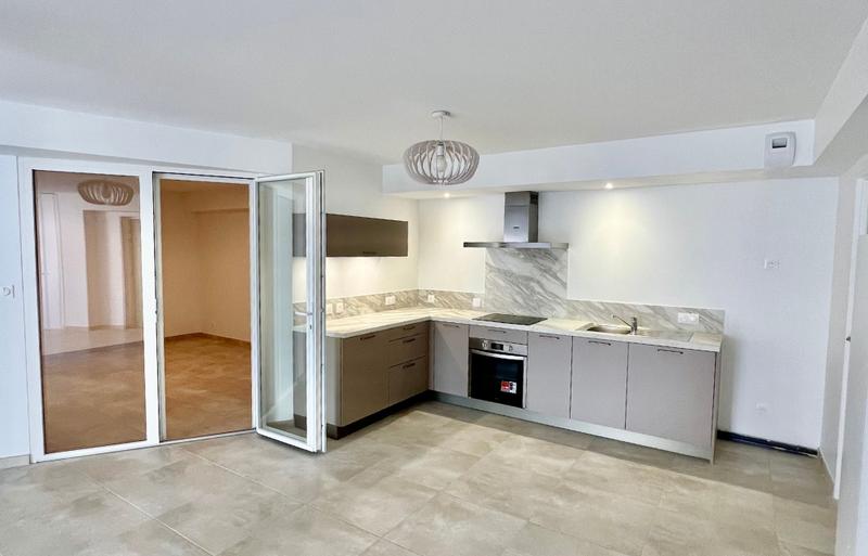 Appartement - 99 m² - 3 pièces