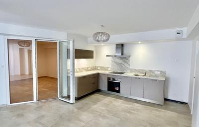 Appartement - 99 m² - 3 pièces