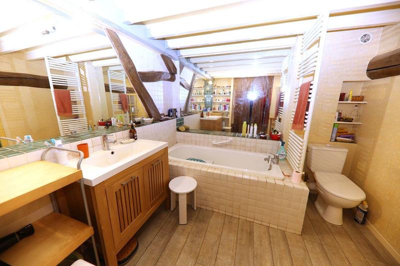 Maison - 250 m² - 9 pièces