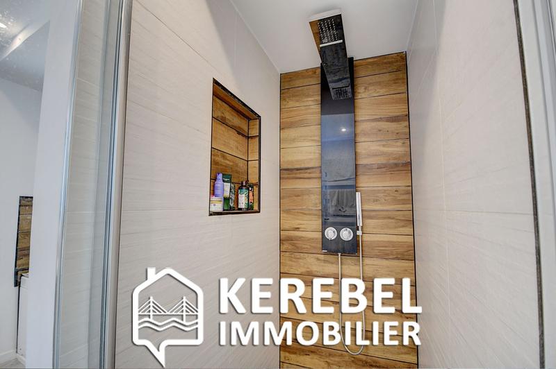 Maison - 230 m² - 7 pièces