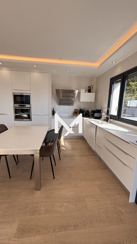 Appartement - 75 m² - 3 pièces