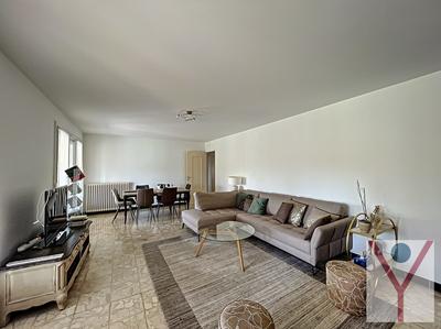 Maison - 208 m² - 6 pièces