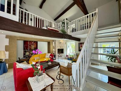 Maison - 400 m² - 16 pièces