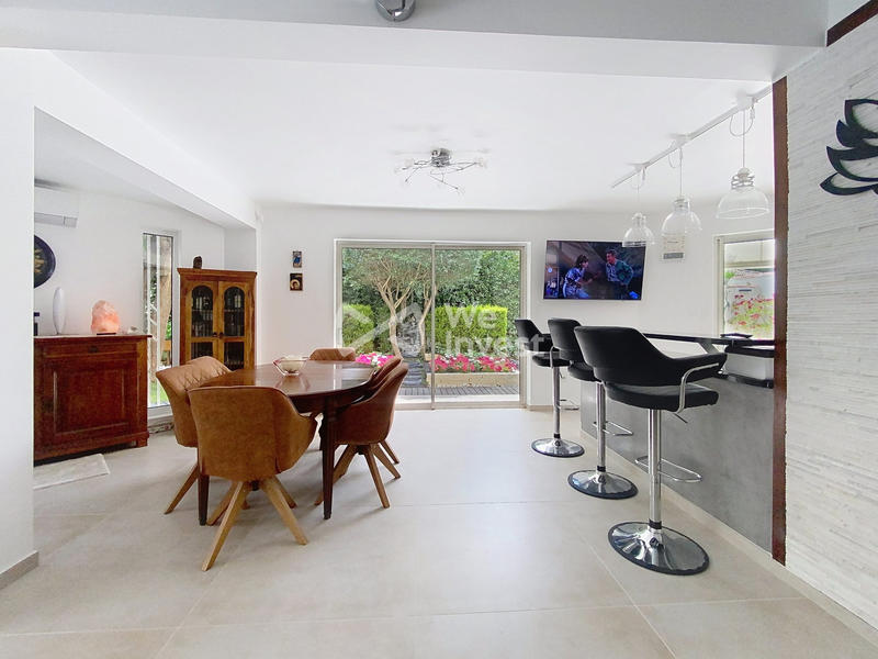 Maison - 175 m² - 5 pièces