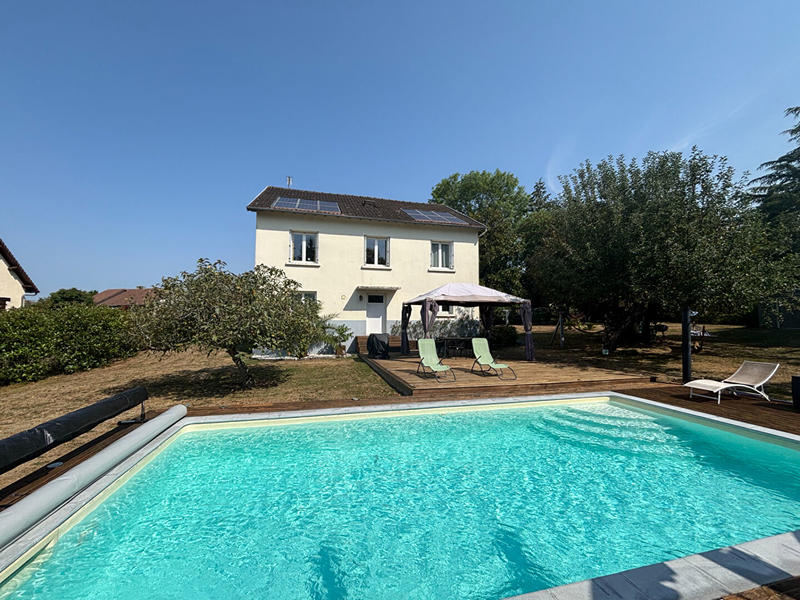 Maison - 180 m² - 7 pièces