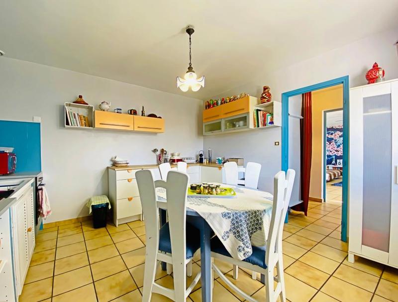 Appartement - 90 m² - 4 pièces