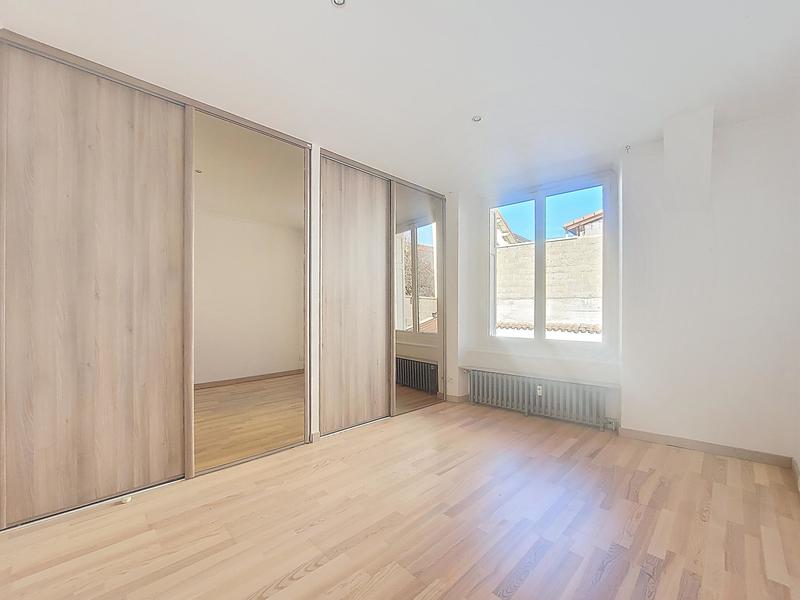 Appartement - 90 m² - 4 pièces