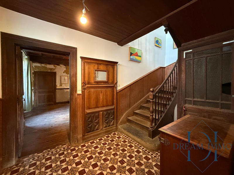 Maison - 273 m² - 9 pièces