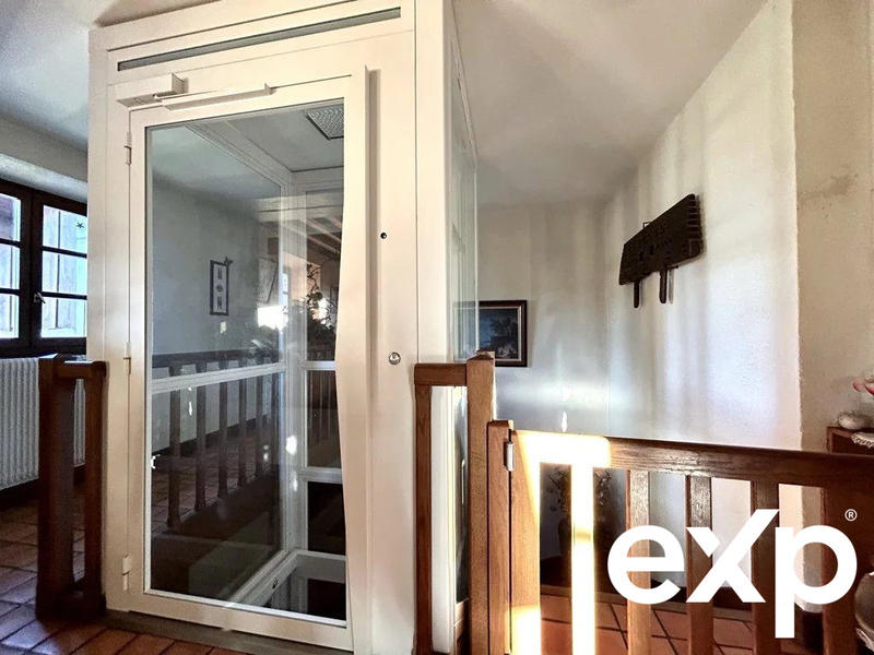 Maison - 204 m² - 6 pièces