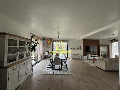 Maison - 150 m² - 5 pièces