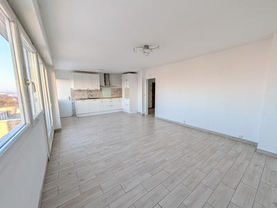 Appartement - 83 m² - 4 pièces