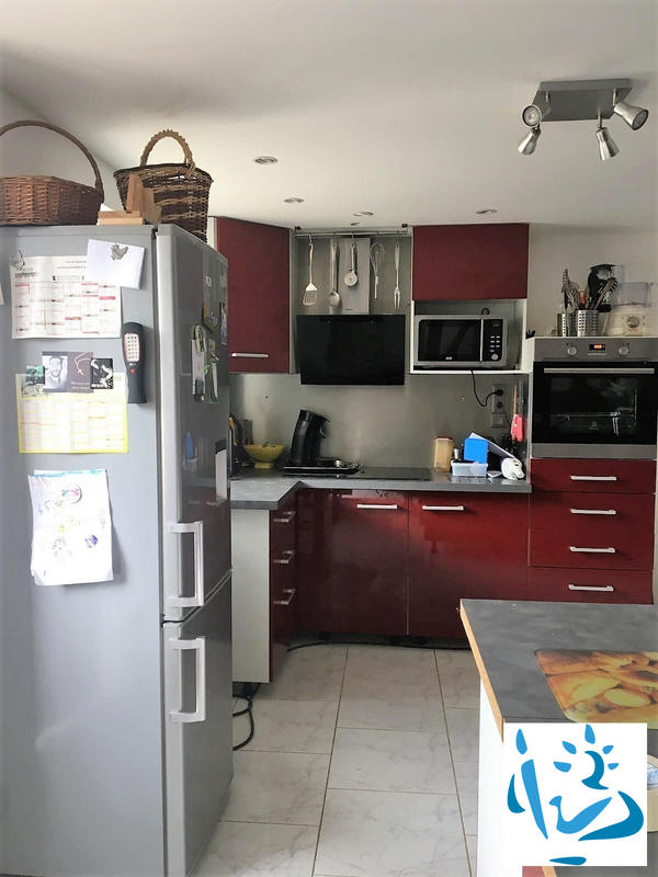 Maison - 236 m² - 9 pièces