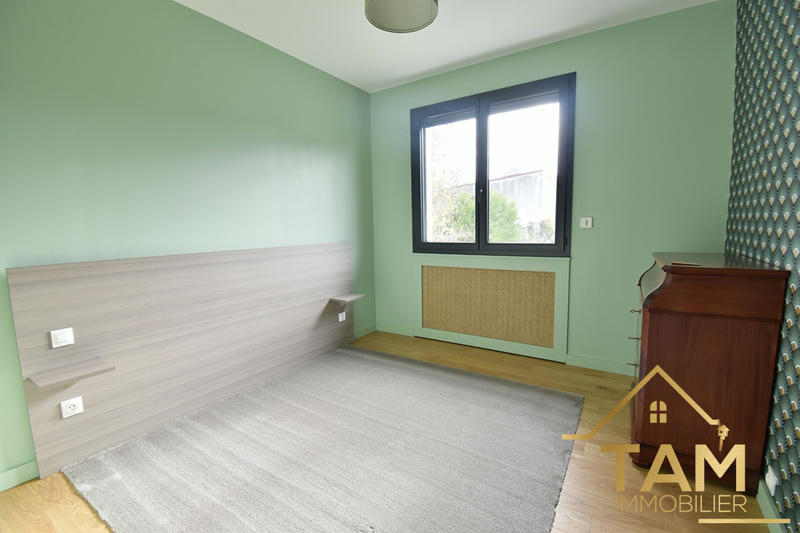 Maison - 228 m² - 8 pièces