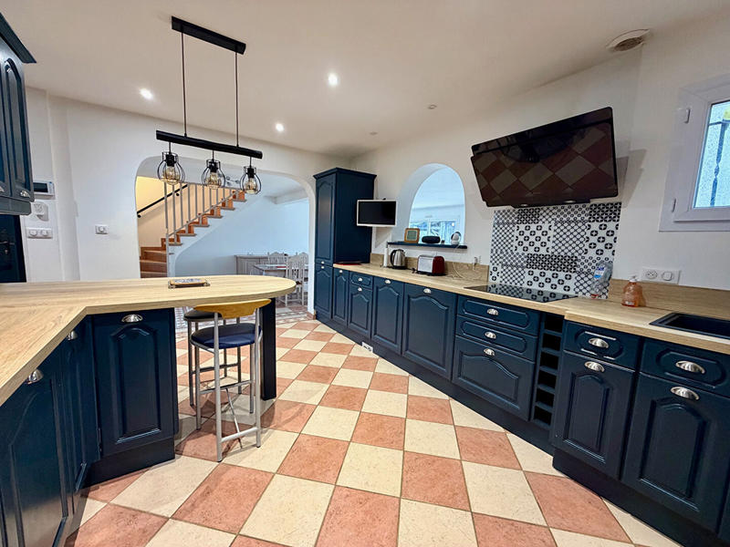 Maison - 147 m² - 8 pièces