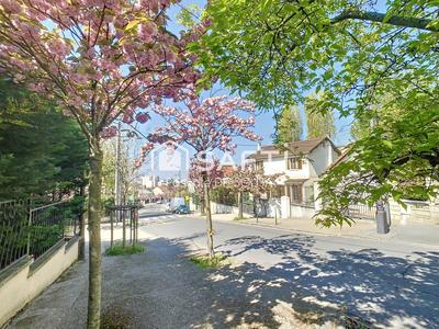 Appartement - 101 m² - 5 pièces