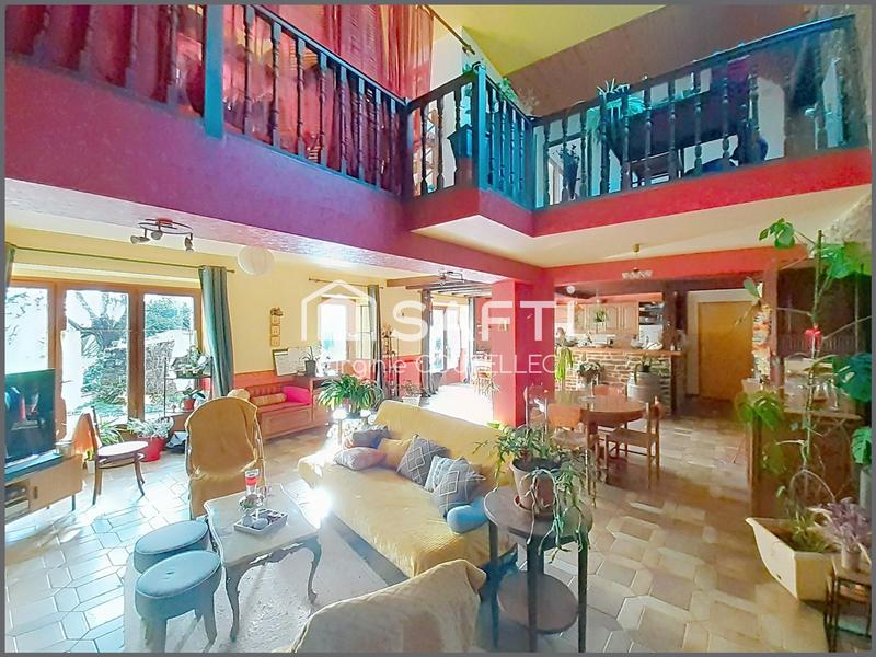 Maison - 200 m² - 8 pièces