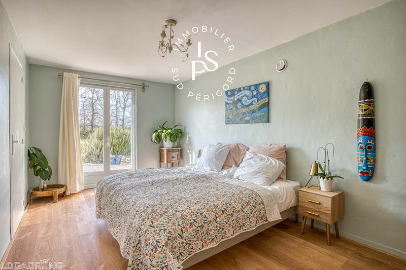 Maison - 212 m² - 8 pièces