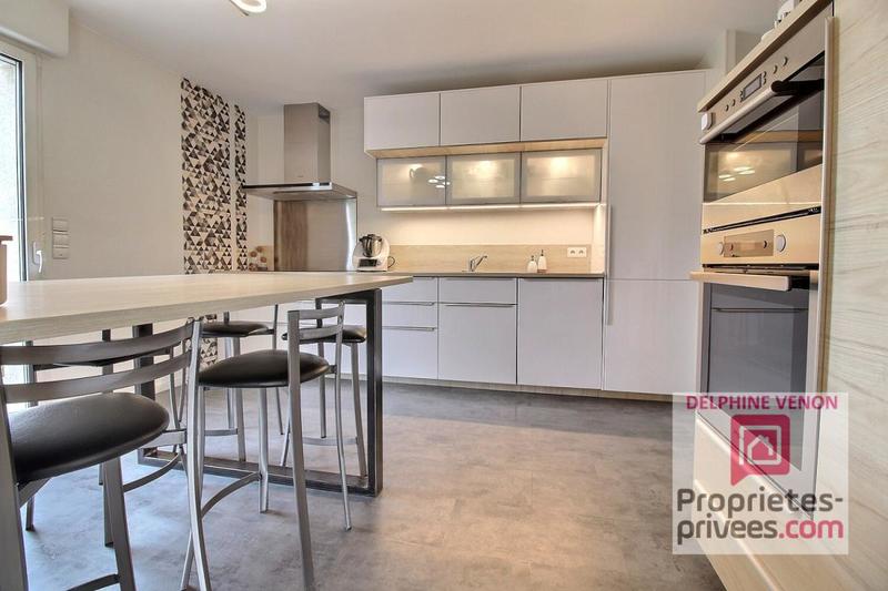 Maison - 152 m² - 6 pièces