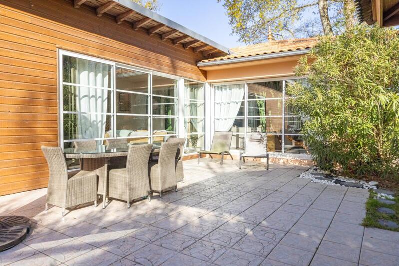 Maison - 287 m² - 8 pièces