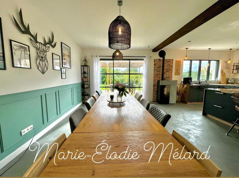 Maison - 250 m² - 10 pièces