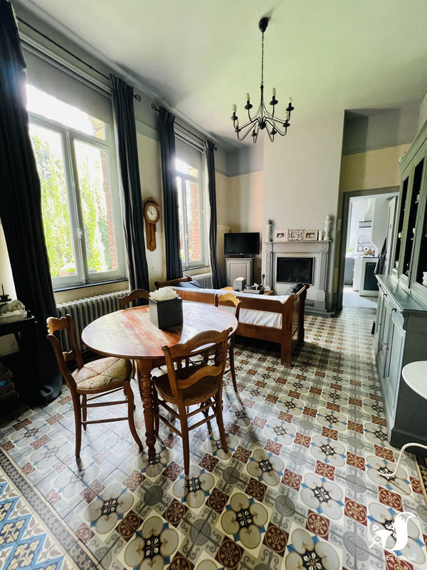 Maison traditionnelle - 182 m² - 6 pièces