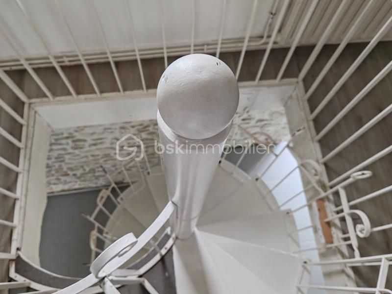 Propriété - 231 m² - 8 pièces