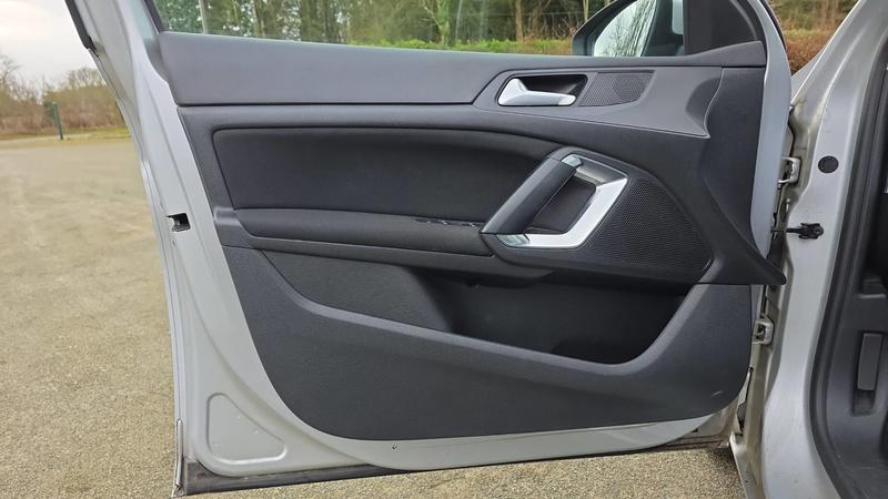 Peugeot 308 1.6 e-HDi 115 Eat6 Active Business