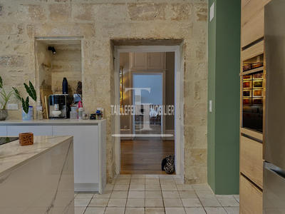 Maison - 250 m² - 6 pièces